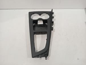 Gebruikte Bekerhouder Audi A4 Prijs € 40,00 Margeregeling aangeboden door Van der Ven Autorecycling B.V.