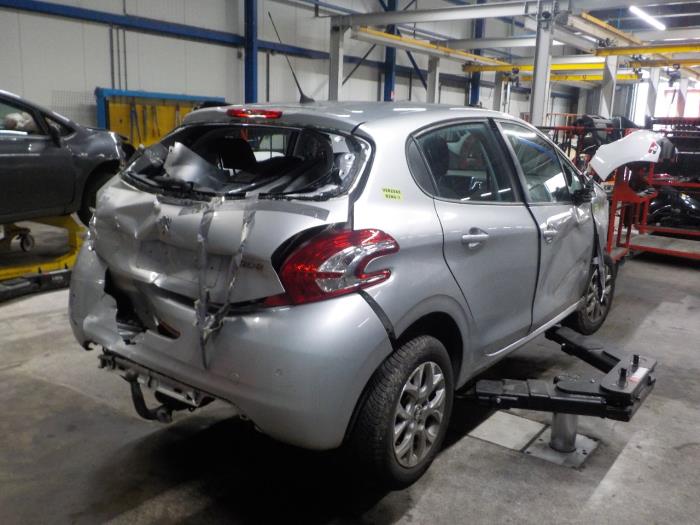 Dynamo van een Peugeot 207 2012