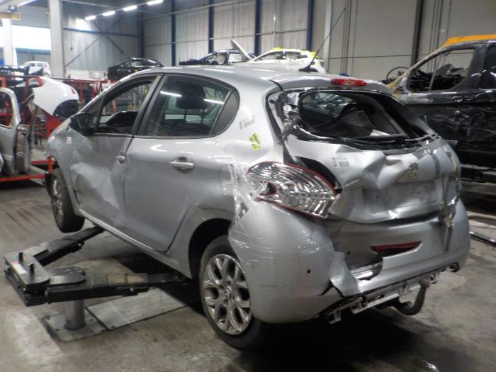 Dynamo van een Peugeot 207 2012