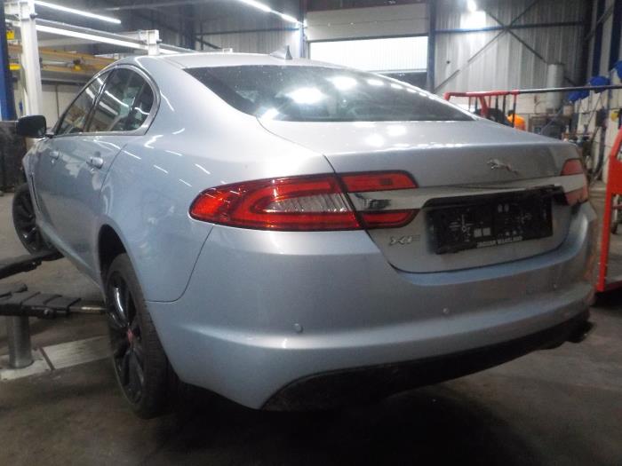 Rembekrachtiger van een Jaguar XF 2014