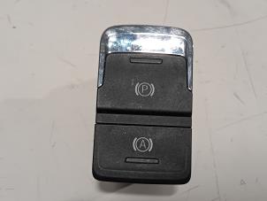 Gebruikte Schakelaar handrem Seat Ateca Prijs € 13,00 Margeregeling aangeboden door Van der Ven Autorecycling B.V.