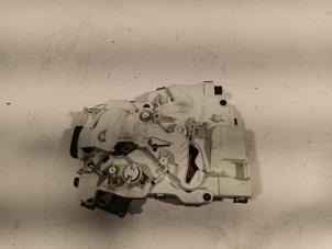 Gebruikte Module Centrale Deurvergrendeling Mercedes Vito Prijs € 138,00 Margeregeling aangeboden door Van der Ven Autorecycling B.V.