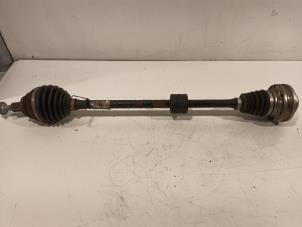 Gebruikte Steekas rechts-voor Seat Ateca Prijs € 125,00 Margeregeling aangeboden door Van der Ven Autorecycling B.V.