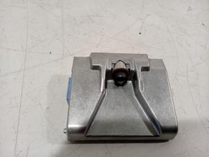 Gebruikte Camera voorzijde Hyundai Nexo Prijs € 150,00 Margeregeling aangeboden door Van der Ven Autorecycling B.V.