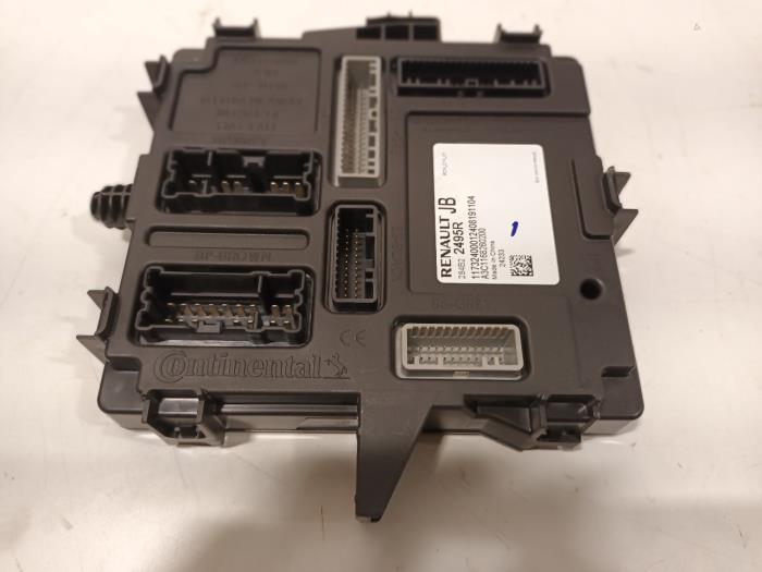 Gebruikte Module Bodycontrol Dacia Sandero Prijs € 65,00 Margeregeling aangeboden door Van der Ven Autorecycling B.V.