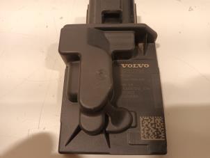 Gebruikte Brandstofpomp module Volvo XC60 Prijs € 30,00 Margeregeling aangeboden door Van der Ven Autorecycling B.V.