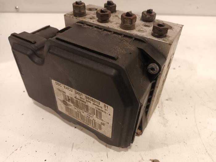 Gebruikte ABS Pomp Mini ONE Prijs € 275,00 Margeregeling aangeboden door Van der Ven Autorecycling B.V.
