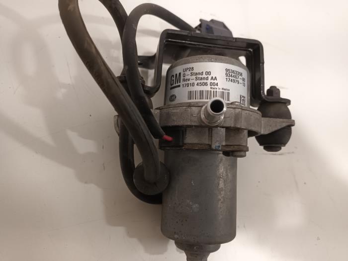Gebruikte Vacuumpomp (Benzine) Opel Mokka Prijs € 49,95 Margeregeling aangeboden door Van der Ven Autorecycling B.V.