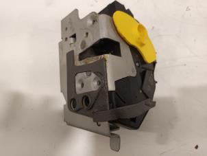 Gebruikte Portierslot Mechaniek 4Deurs rechts-achter Ford Transit Custom Prijs € 35,00 Margeregeling aangeboden door Van der Ven Autorecycling B.V.