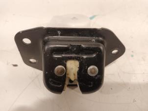 Gebruikte Achterklep Slotmechaniek Nissan Leaf Prijs € 50,00 Margeregeling aangeboden door Van der Ven Autorecycling B.V.