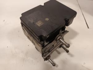 Gebruikte ABS Pomp Volkswagen Bestel Prijs € 90,00 Margeregeling aangeboden door Van der Ven Autorecycling B.V.