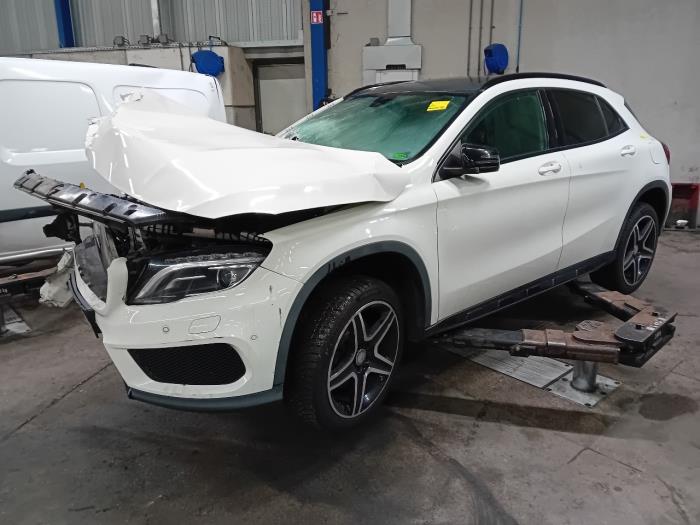 Computer Diversen van een Mercedes GLA 2014