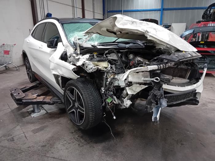 Computer Diversen van een Mercedes GLA 2014