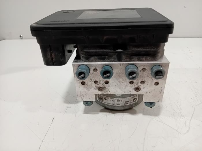Gebruikte ABS Pomp BMW 1-Serie Prijs € 195,00 Margeregeling aangeboden door Van der Ven Autorecycling B.V.