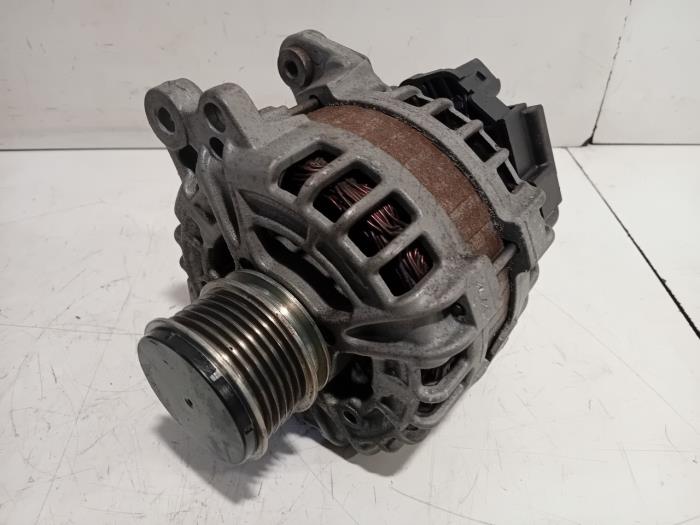 Gebruikte Dynamo Volkswagen Polo Prijs € 125,00 Margeregeling aangeboden door Van der Ven Autorecycling B.V.