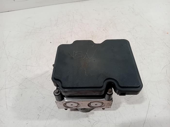 Gebruikte ABS Pomp Mercedes Citan Prijs € 15,00 Margeregeling aangeboden door Van der Ven Autorecycling B.V.
