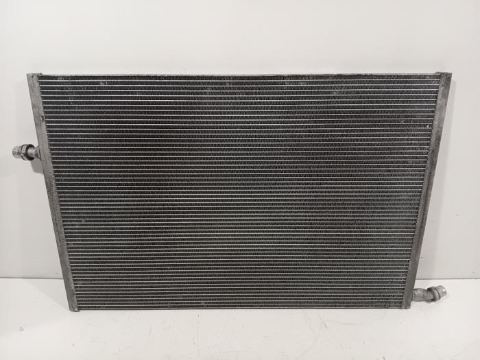 Gebruikte Radiateur Mercedes C-Klasse Prijs € 125,00 Margeregeling aangeboden door Van der Ven Autorecycling B.V.