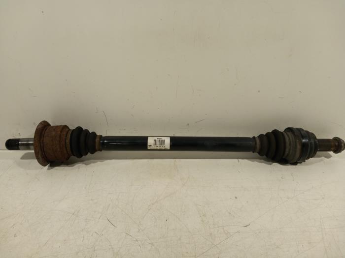 Gebruikte Aandrijfas rechts-achter BMW X3 Prijs € 50,00 Margeregeling aangeboden door Van der Ven Autorecycling B.V.