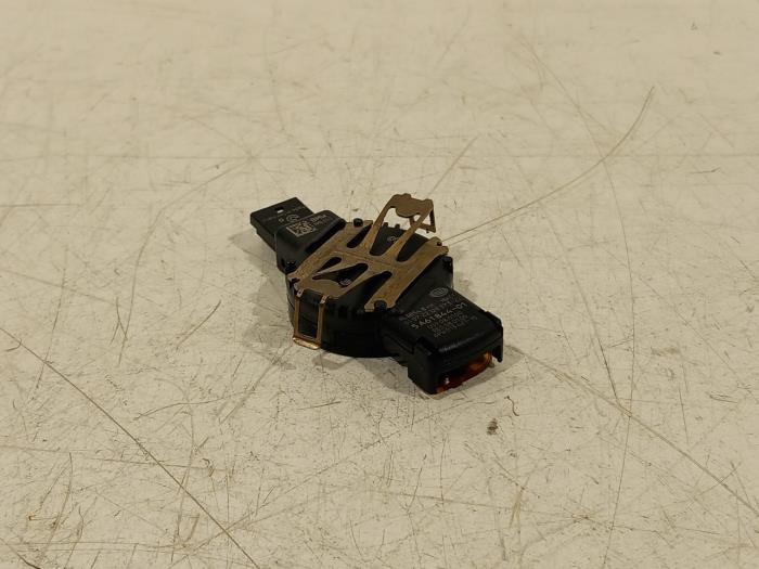 Gebruikte Regensensor BMW 3-Serie Prijs € 75,00 Margeregeling aangeboden door Van der Ven Autorecycling B.V.