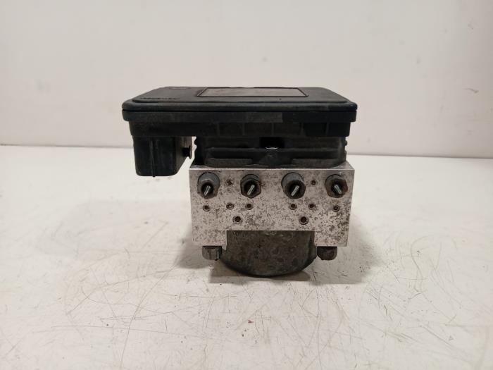 Gebruikte ABS Pomp Opel Corsa Prijs € 110,00 Margeregeling aangeboden door Van der Ven Autorecycling B.V.