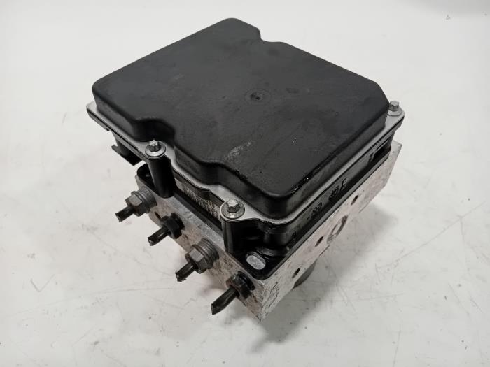 Gebruikte ABS Pomp Landrover Range Rover Sport Prijs € 39,00 Margeregeling aangeboden door Van der Ven Autorecycling B.V.
