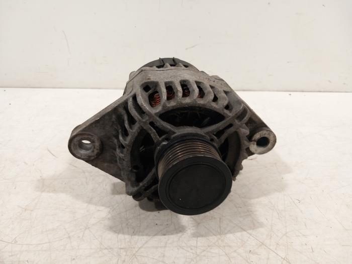 Gebruikte Dynamo Alfa Romeo Giulietta Prijs € 35,00 Margeregeling aangeboden door Van der Ven Autorecycling B.V.