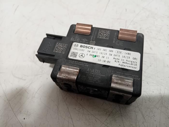 Gebruikte Cruise control sensor Mercedes CLA Prijs € 195,00 Margeregeling aangeboden door Van der Ven Autorecycling B.V.