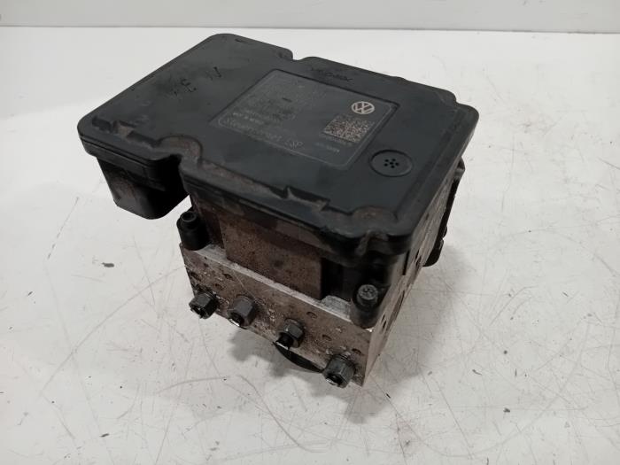 Gebruikte ABS Pomp Volkswagen Transporter Prijs € 95,00 Margeregeling aangeboden door Van der Ven Autorecycling B.V.