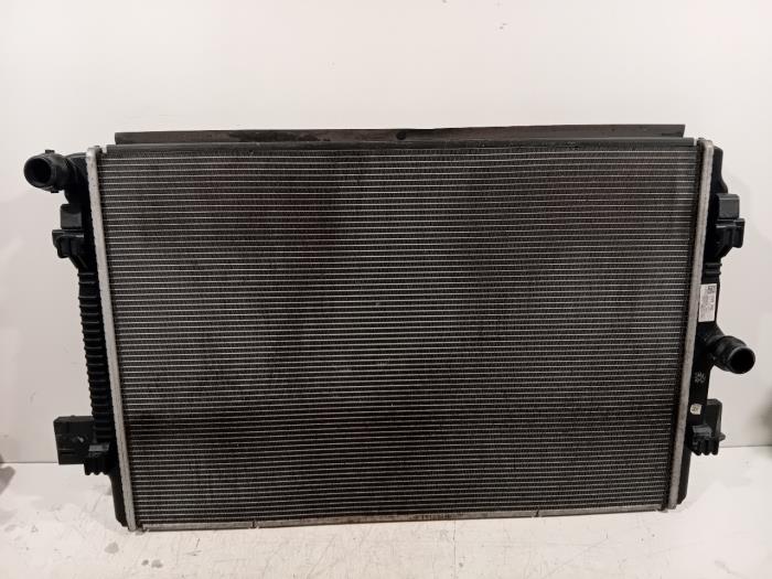 Gebruikte Radiateur Volkswagen Polo Prijs € 125,00 Margeregeling aangeboden door Van der Ven Autorecycling B.V.