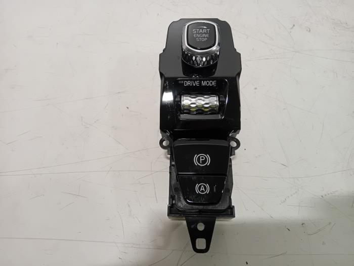 Gebruikte Handrem schakelaar Volvo V60 Prijs € 35,00 Margeregeling aangeboden door Van der Ven Autorecycling B.V.