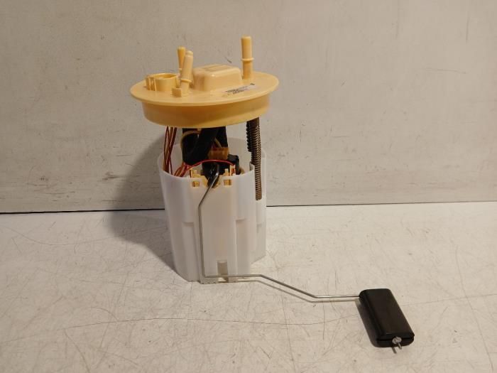 Gebruikte Tank element Pomp Ford Focus Prijs € 50,00 Margeregeling aangeboden door Van der Ven Autorecycling B.V.