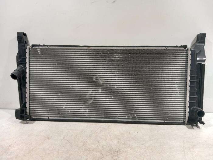 Gebruikte Radiateur BMW 2-Serie Prijs € 50,00 Margeregeling aangeboden door Van der Ven Autorecycling B.V.