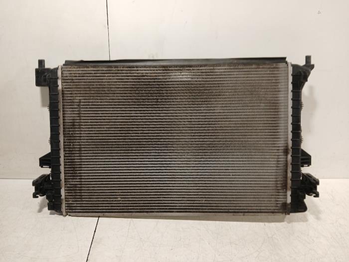 Gebruikte Radiateur Seat Ateca Prijs € 75,00 Margeregeling aangeboden door Van der Ven Autorecycling B.V.