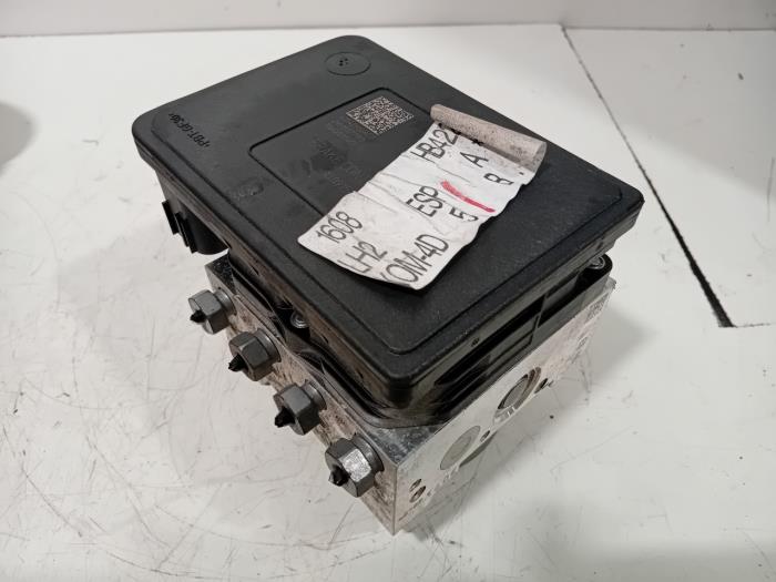 Gebruikte ABS Pomp Ford Focus Prijs € 175,00 Margeregeling aangeboden door Van der Ven Autorecycling B.V.