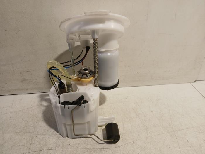 Gebruikte Tank element Pomp BMW 4-Serie Prijs € 55,00 Margeregeling aangeboden door Van der Ven Autorecycling B.V.