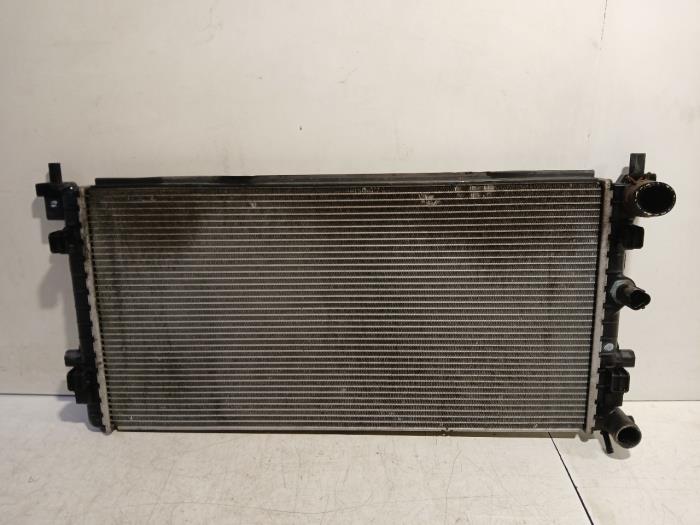 Gebruikte Radiateur Skoda Fabia Prijs € 35,00 Margeregeling aangeboden door Van der Ven Autorecycling B.V.