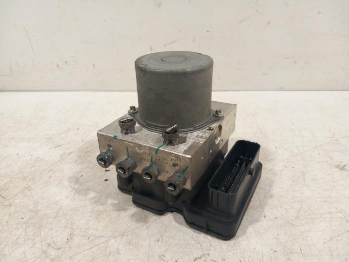 Gebruikte ABS Pomp Smart 1 Prijs € 295,00 Margeregeling aangeboden door Van der Ven Autorecycling B.V.