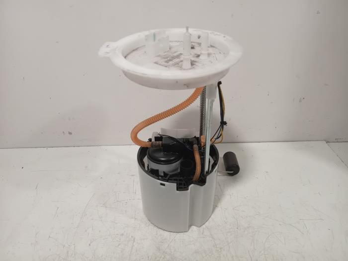 Gebruikte Tank element Pomp Lynk & Co 01 Prijs € 225,00 Margeregeling aangeboden door Van der Ven Autorecycling B.V.