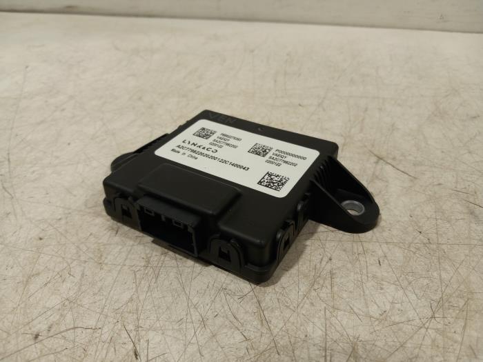Gebruikte Computer Diversen Lynk & Co 01 Prijs € 45,00 Margeregeling aangeboden door Van der Ven Autorecycling B.V.