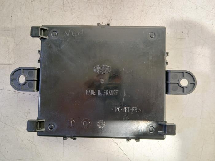 Gebruikte Module Bodycontrol Peugeot 3008 Prijs € 50,00 Margeregeling aangeboden door Van der Ven Autorecycling B.V.