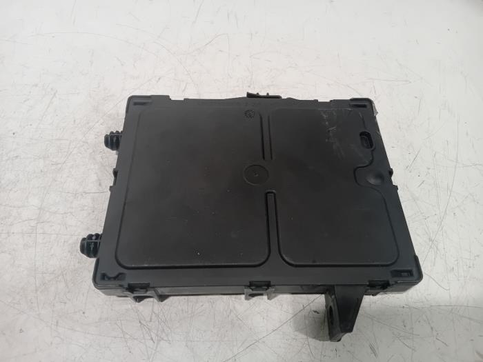 Gebruikte Computer Body Control Renault Talisman Prijs € 65,00 Margeregeling aangeboden door Van der Ven Autorecycling B.V.