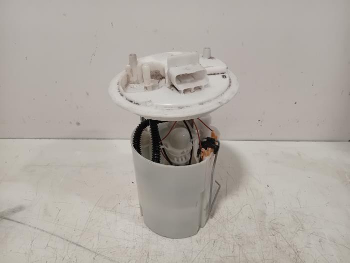 Gebruikte Tank element Pomp Opel Corsa Prijs € 40,00 Margeregeling aangeboden door Van der Ven Autorecycling B.V.