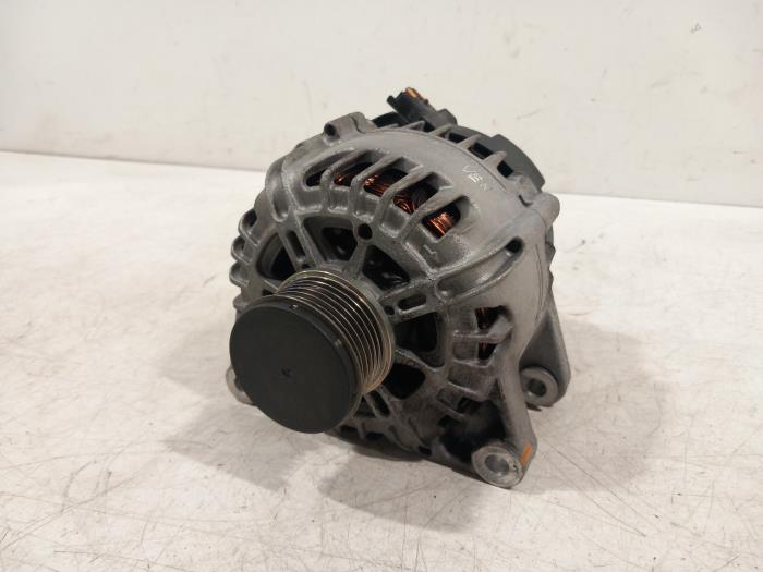 Gebruikte Dynamo Opel Corsa Prijs € 40,00 Margeregeling aangeboden door Van der Ven Autorecycling B.V.