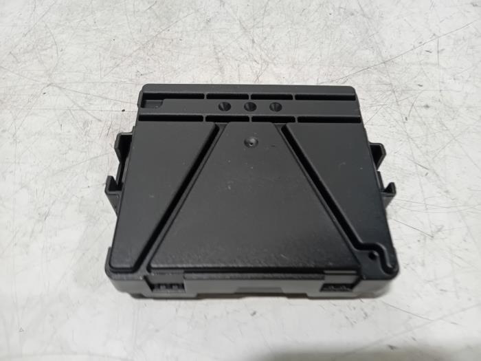 Gebruikte Gateway module Skoda Karoq Prijs € 20,00 Margeregeling aangeboden door Van der Ven Autorecycling B.V.