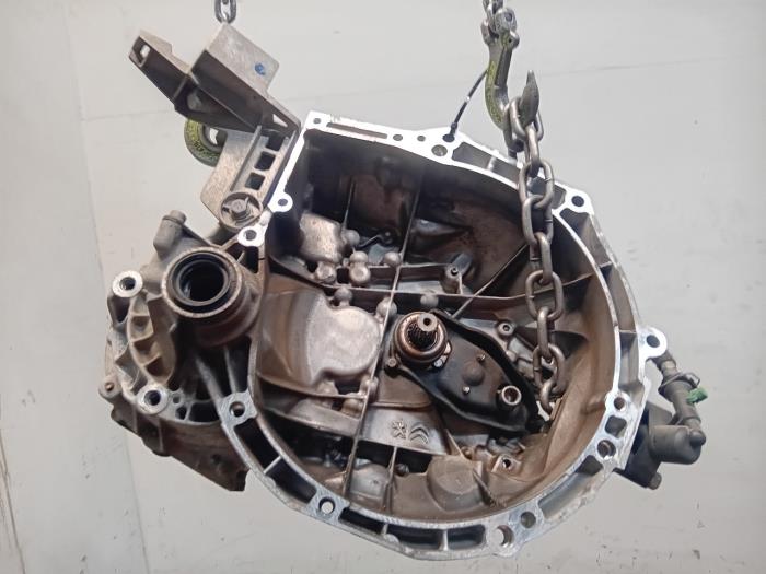 Gebruikte Versnellingsbak Opel Corsa Prijs € 240,00 Margeregeling aangeboden door Van der Ven Autorecycling B.V.