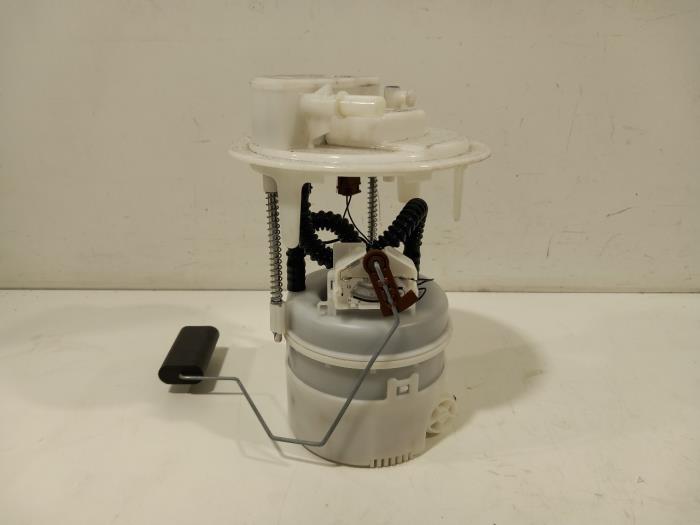 Gebruikte Tank element Pomp Opel Grandland X Prijs € 125,00 Margeregeling aangeboden door Van der Ven Autorecycling B.V.