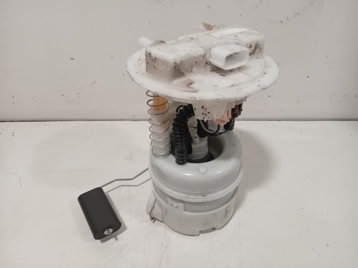 Gebruikte Tank element Pomp Renault Clio Prijs € 49,00 Margeregeling aangeboden door Van der Ven Autorecycling B.V.