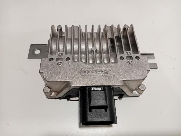 Gebruikte Brandstofpomp module Landrover Evoque Prijs € 150,00 Margeregeling aangeboden door Van der Ven Autorecycling B.V.