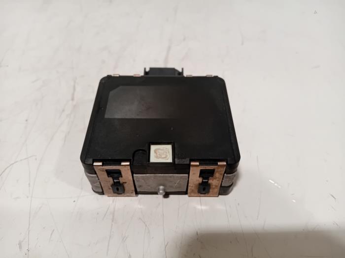 Gebruikte Cruise control sensor Volkswagen Passat Prijs € 175,00 Margeregeling aangeboden door Van der Ven Autorecycling B.V.