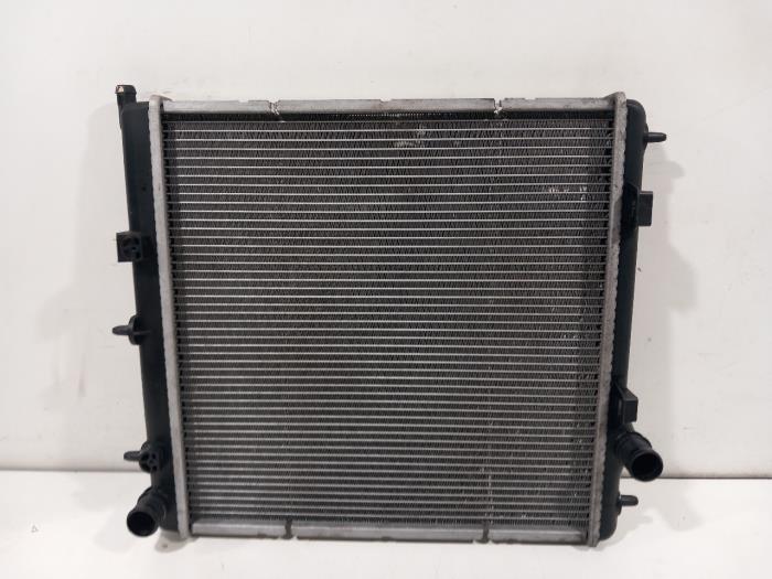 Gebruikte Radiateur Peugeot 208 Prijs € 25,00 Margeregeling aangeboden door Van der Ven Autorecycling B.V.